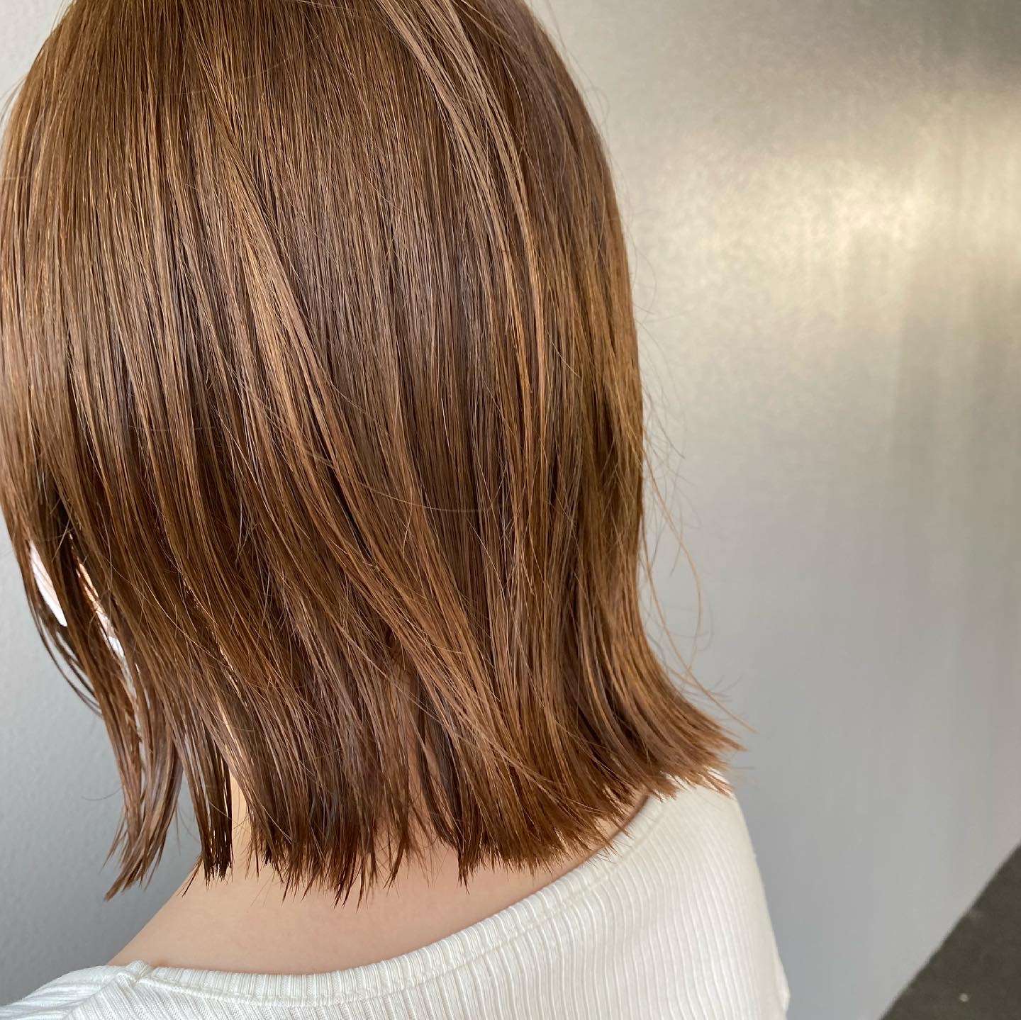 キャラメルベージュ